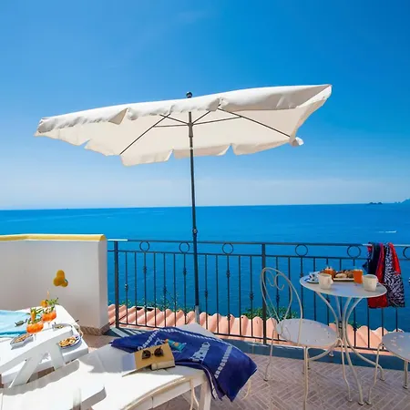Casa Olga, Un Affaccio Sul Mare !! Apartment *